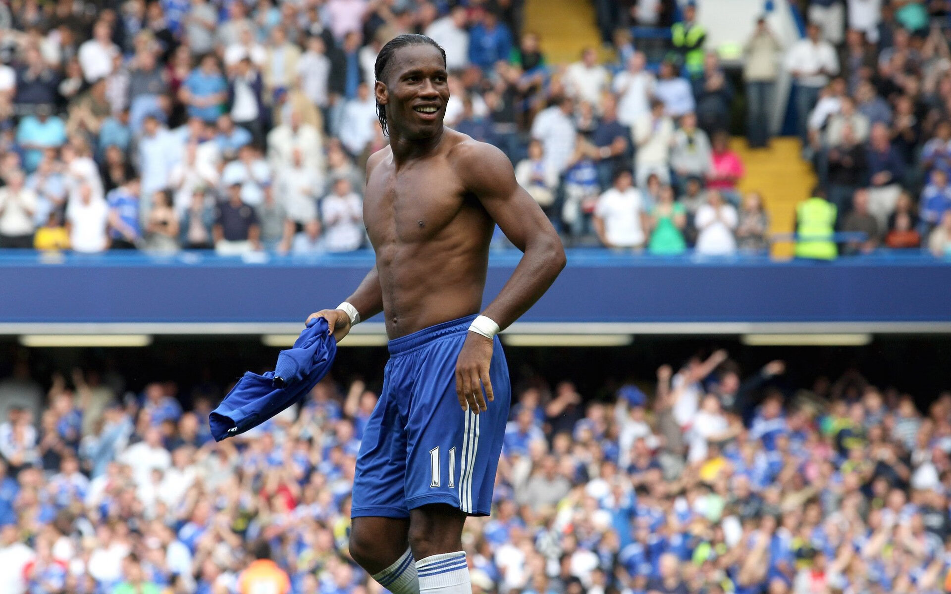 欧冠半决赛之夜，卢卡库末节接管比赛，书写救赎传奇