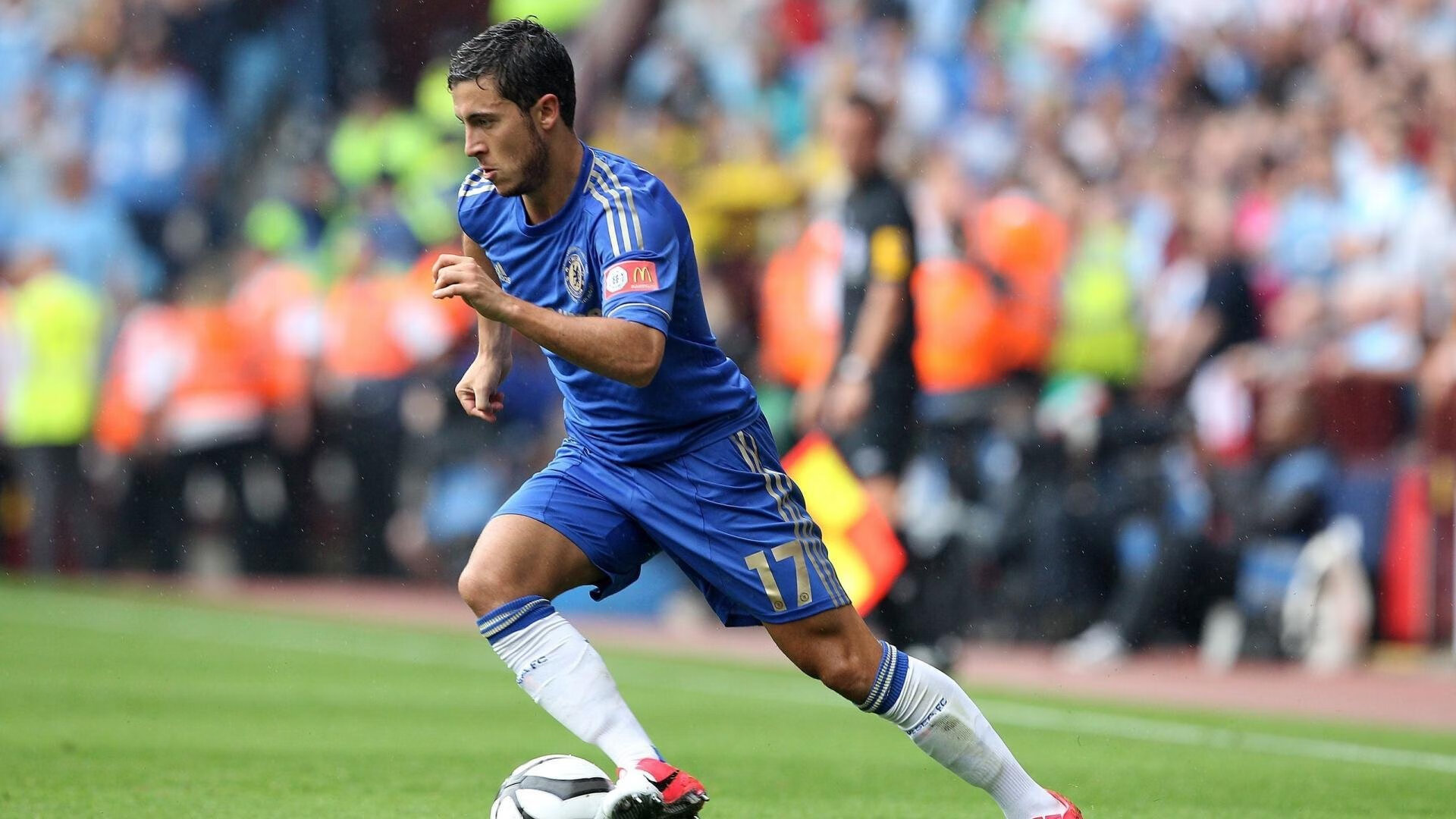 开云体育入口-约基奇如国王般统治赛场，全面进攻令吉林队防线溃不成军